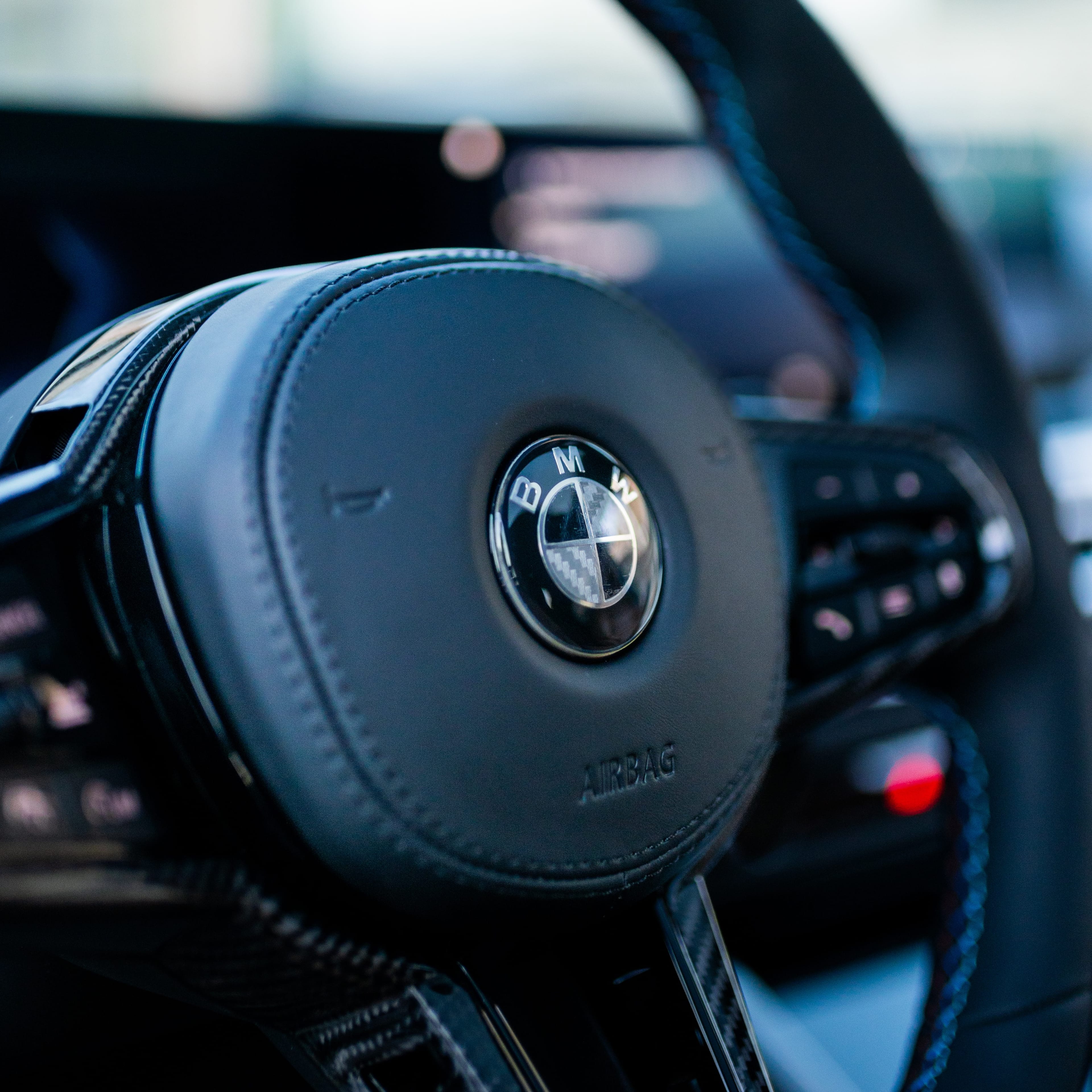 INSTALLAZIONE VOLANTE M2 G87 - Immagine 6
