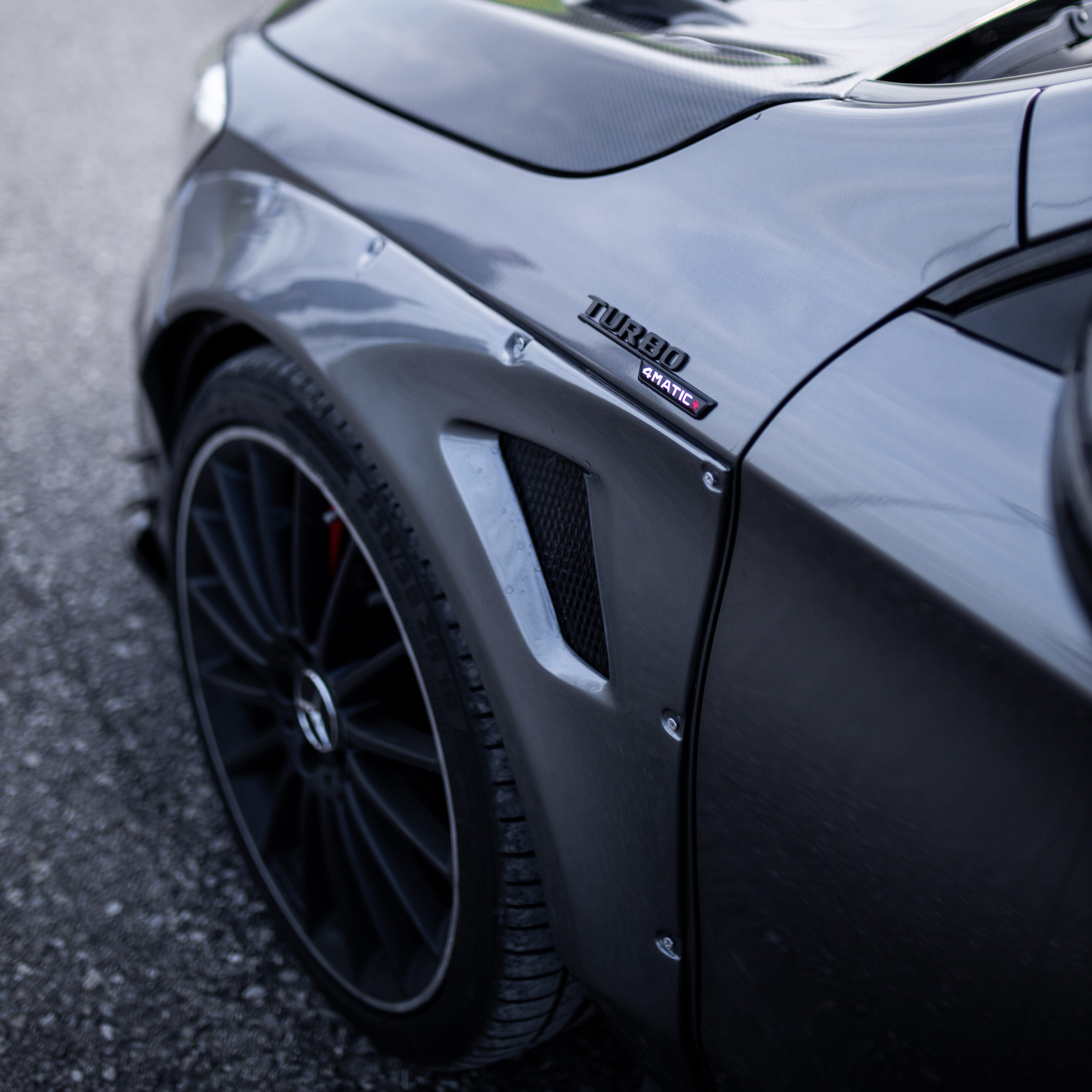 INSTALLAZIONE WIDEBODY KIT + REALIZZAZIONE COFANO IN CARBONIO - Immagine 1