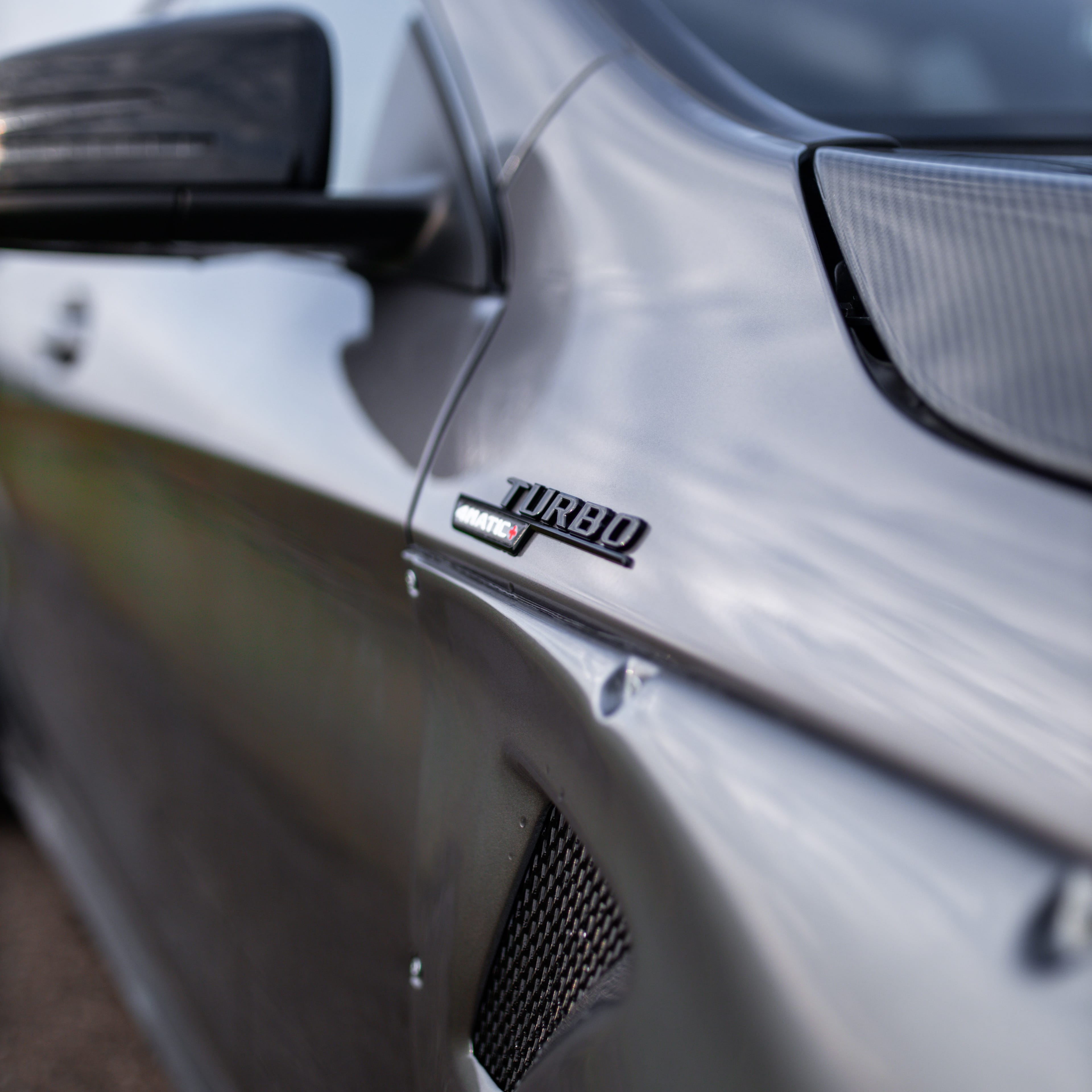 INSTALLAZIONE WIDEBODY KIT + REALIZZAZIONE COFANO IN CARBONIO - Immagine 4